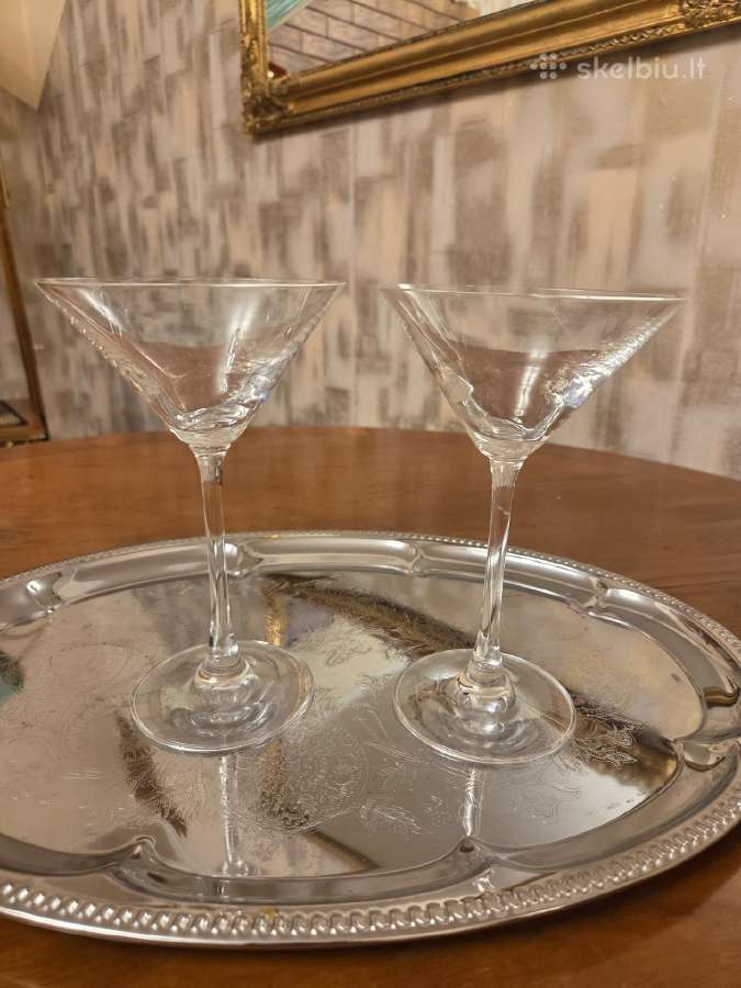 Taurės martiniui, kokteiliams.