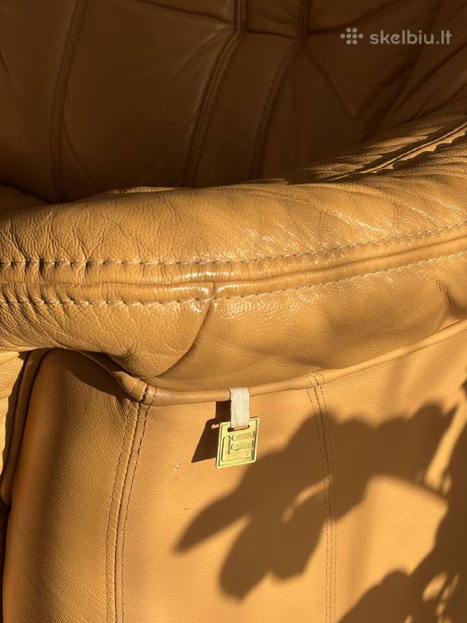 Vokiška Himolla natūralios odos sofa + pufas