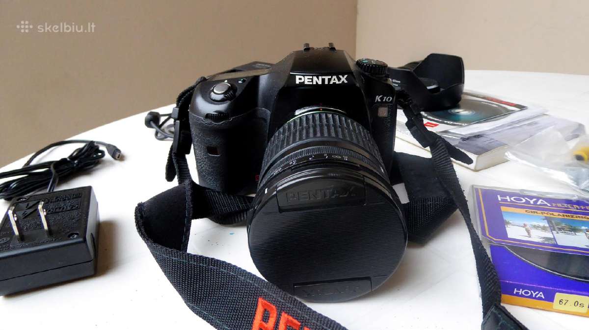 Pentax K10 su objektyvu smc Da 16-45mm