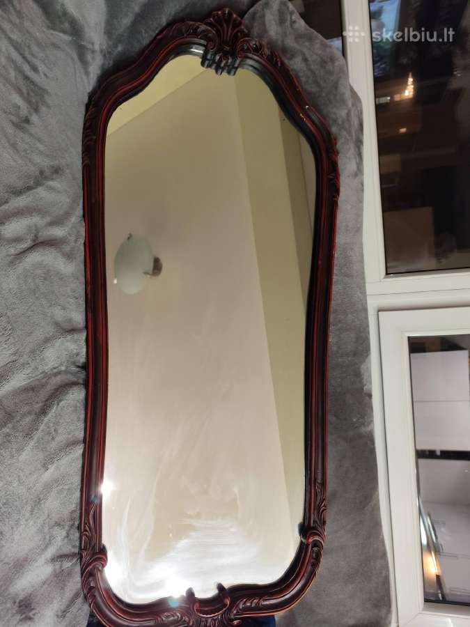 Grazus veidrodis 126 cm aukscio su ornamentais