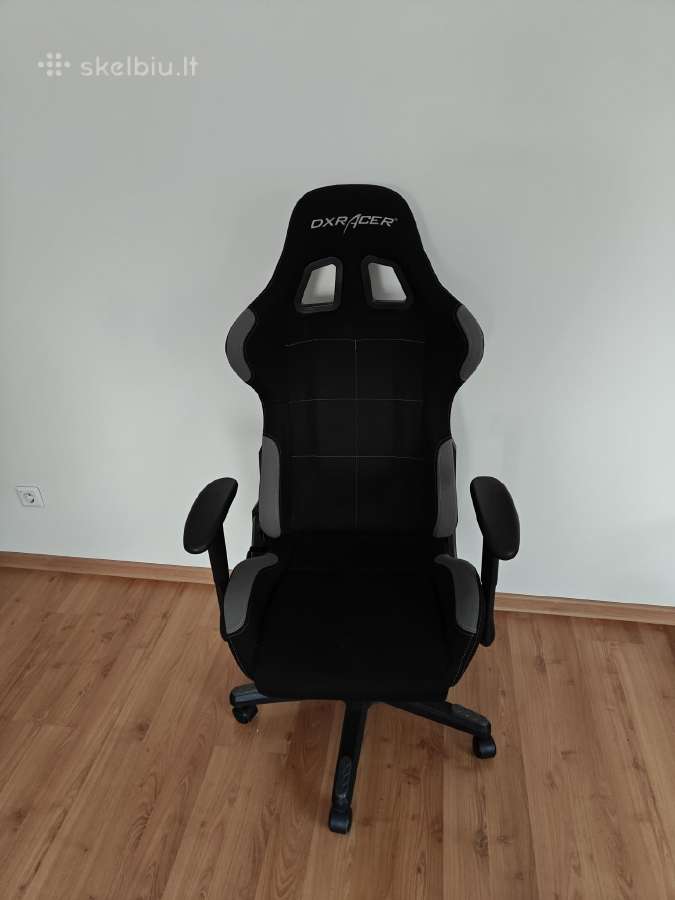 Originali firminė Dxracer žaidimų(darbo) kėdė.