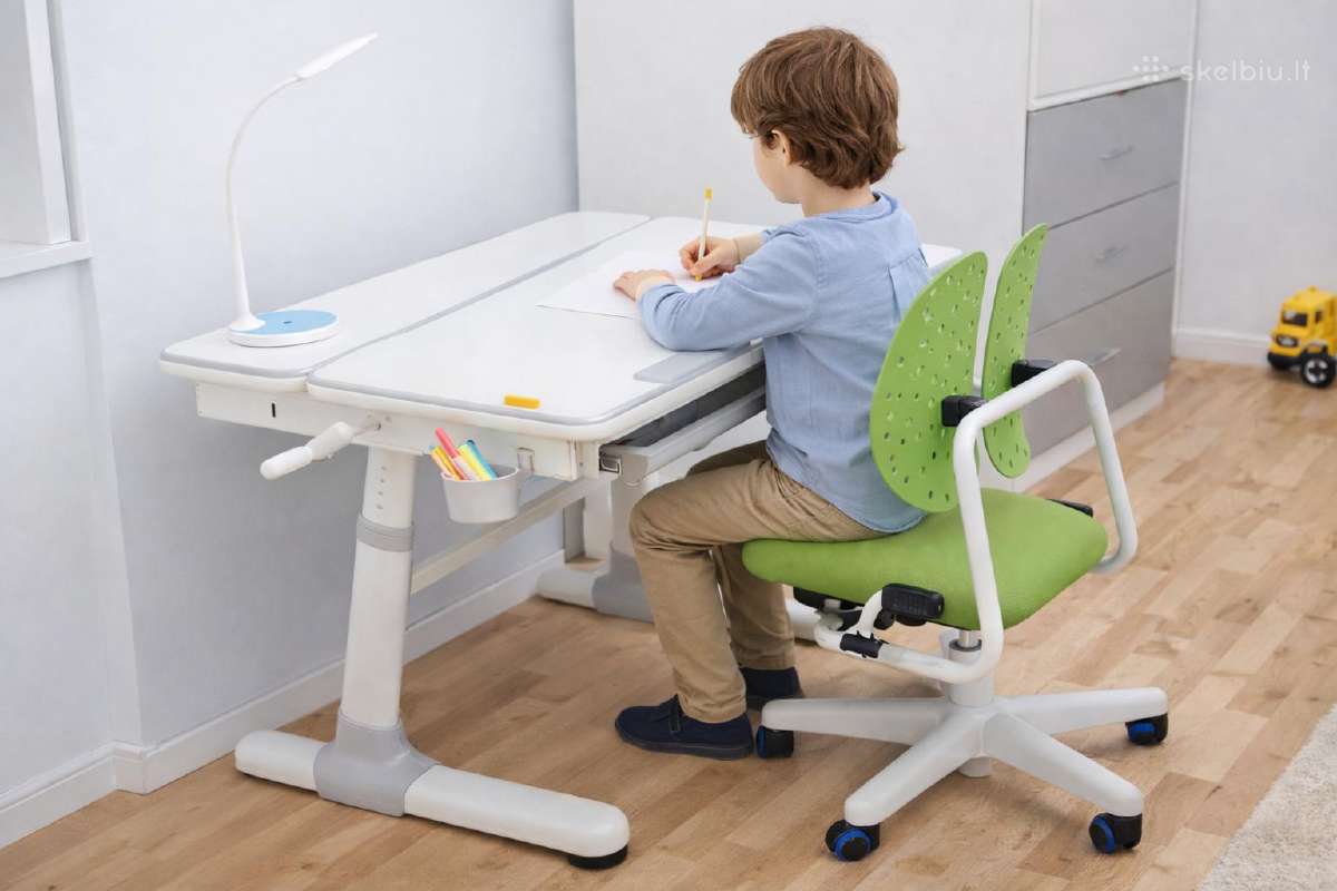 Vaikiškas ergonominis reguliuojamo aukščio stalas