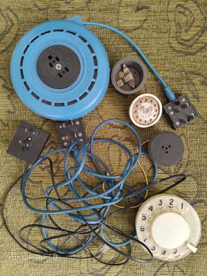 Laidinio telefono prailgintojas ir detalės