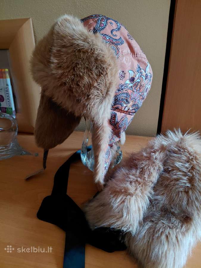 Kepurė ir šalikas su kailiuku