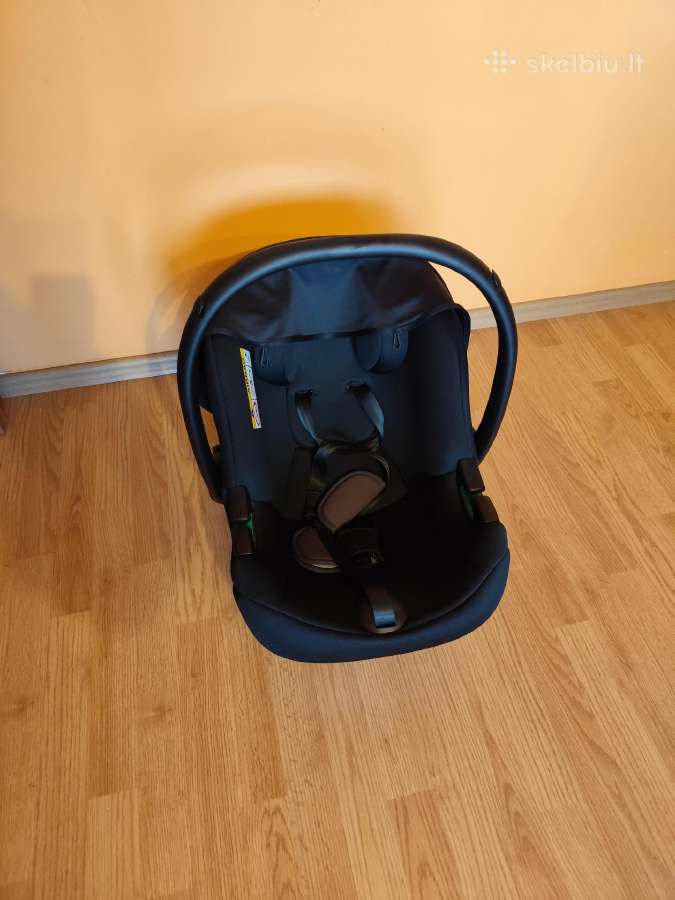 Tutis automobilinė kėdutė