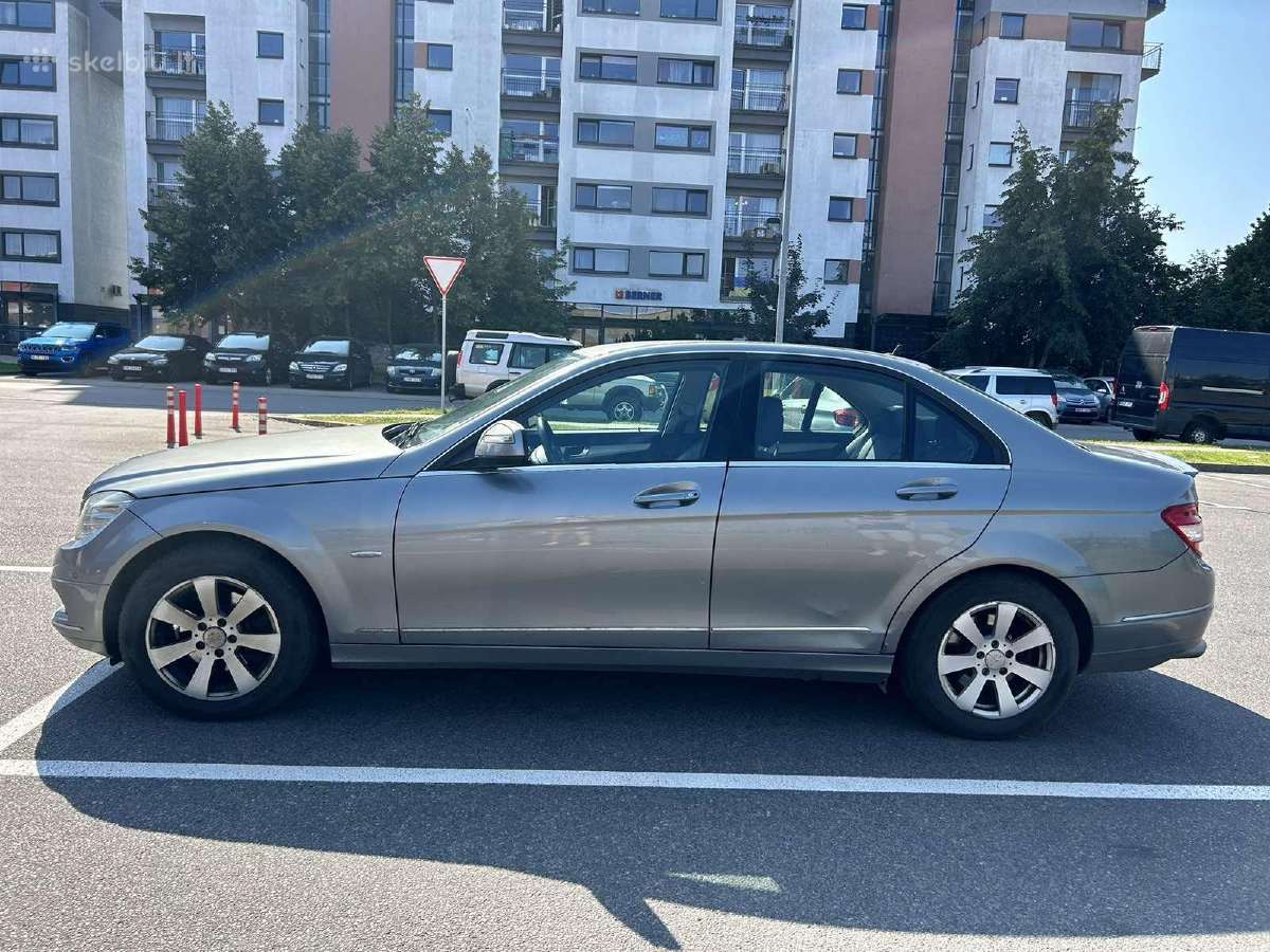 Parduodu Mercedes-benz C220 - nuotraukos Nr. 5