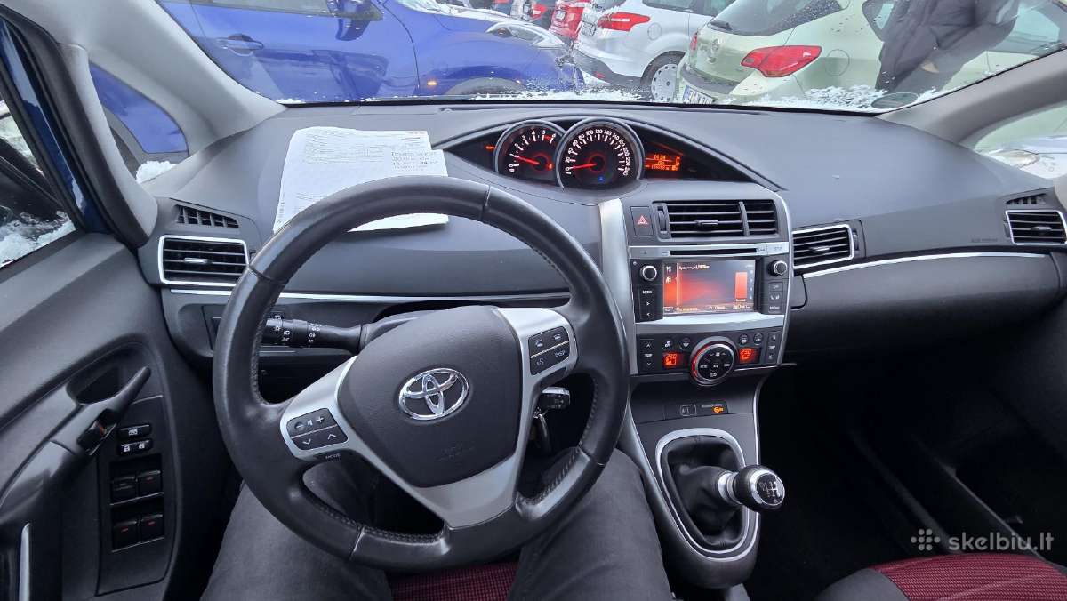 Toyota Verso 2014-09, tik 155000 km,ta-2m 7990 Eur - nuotraukos Nr. 9