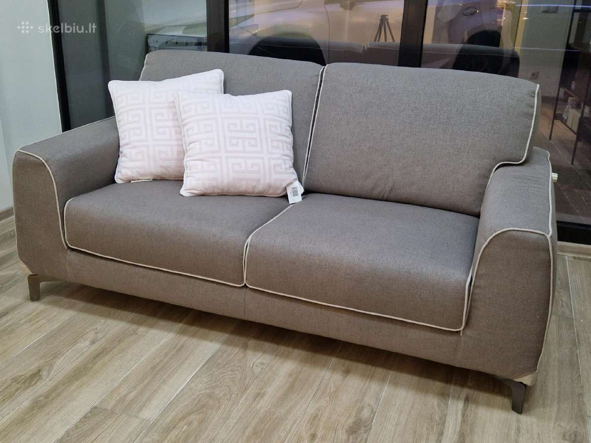 Parduodama itališka sofa