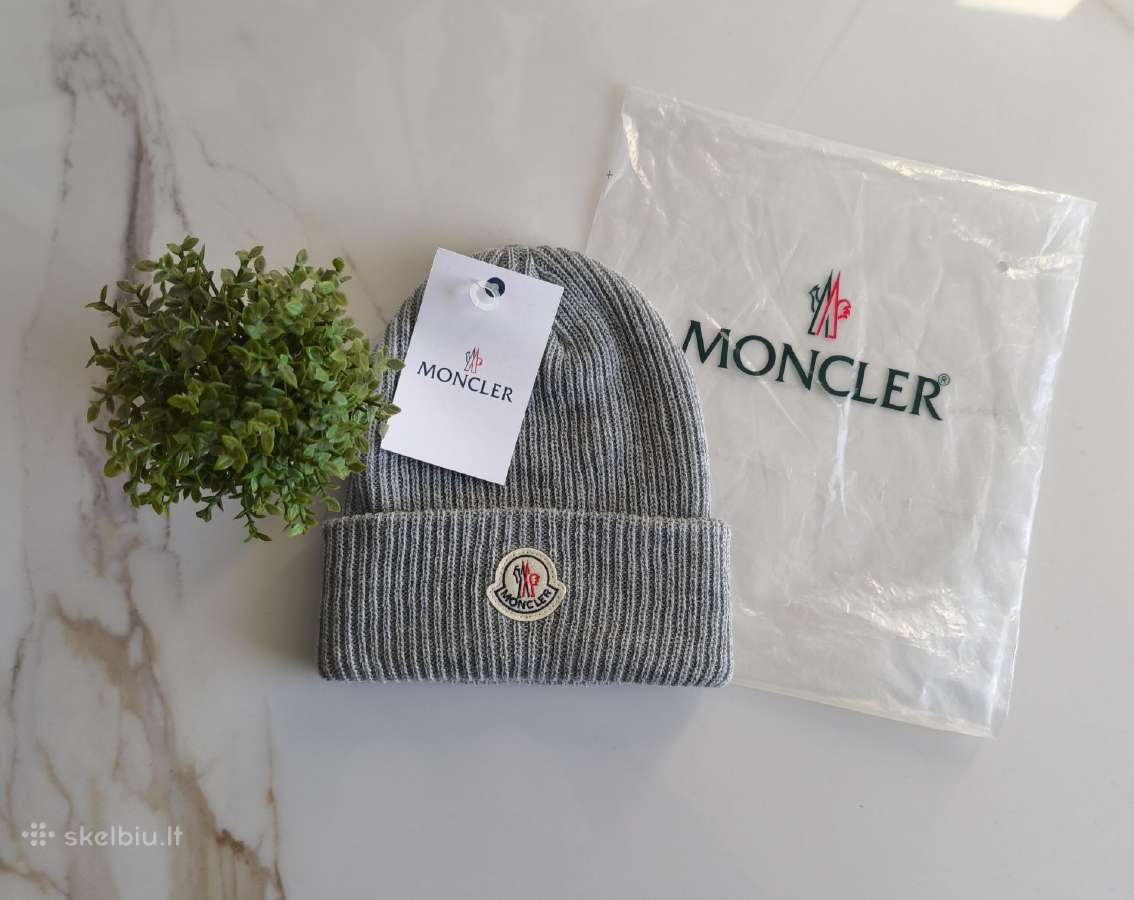 "Moncler" Pilkos spalvos žieminė kepurė