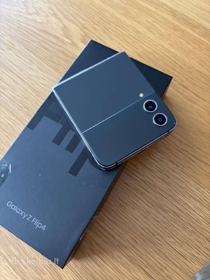 Parduodu naudotą Samsung Galaxy Z Flip 4 128gb
