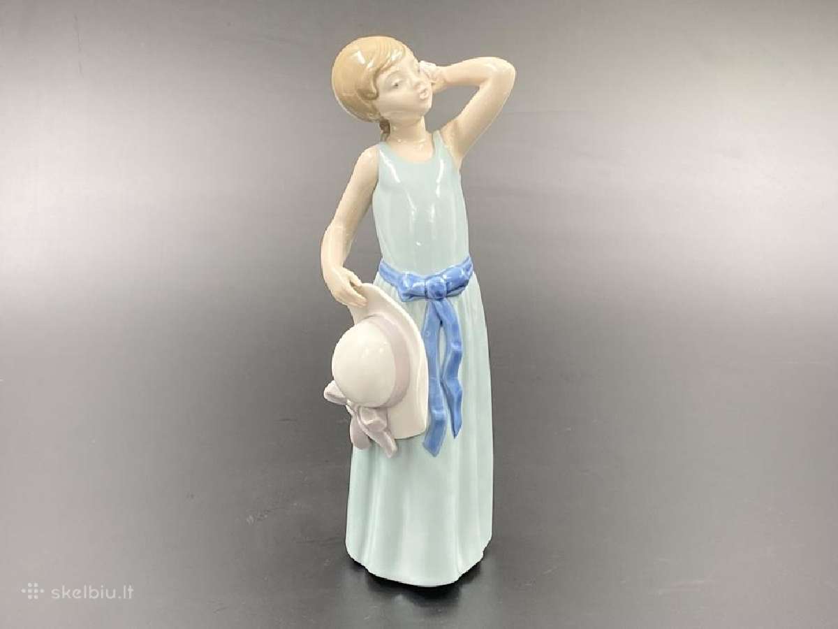 "Lladro" porcelianinė statula "Mergaitė"