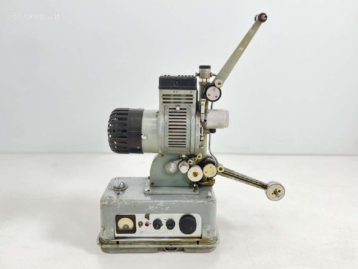 "Cinetechnik D16 professional 16mm" projektorius