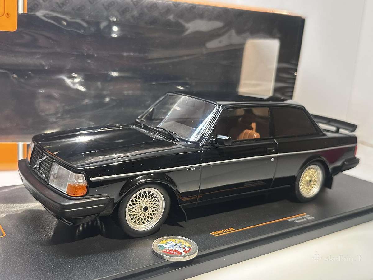 Volvo 240 Turbo Tuning juoda 1:18 Ixo