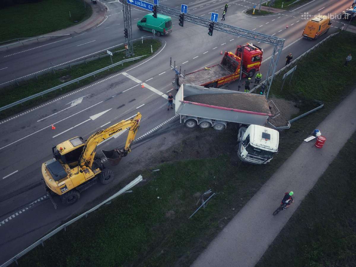 Sunkvežimių evakuacija ir transportavimas - nuotraukos Nr. 4