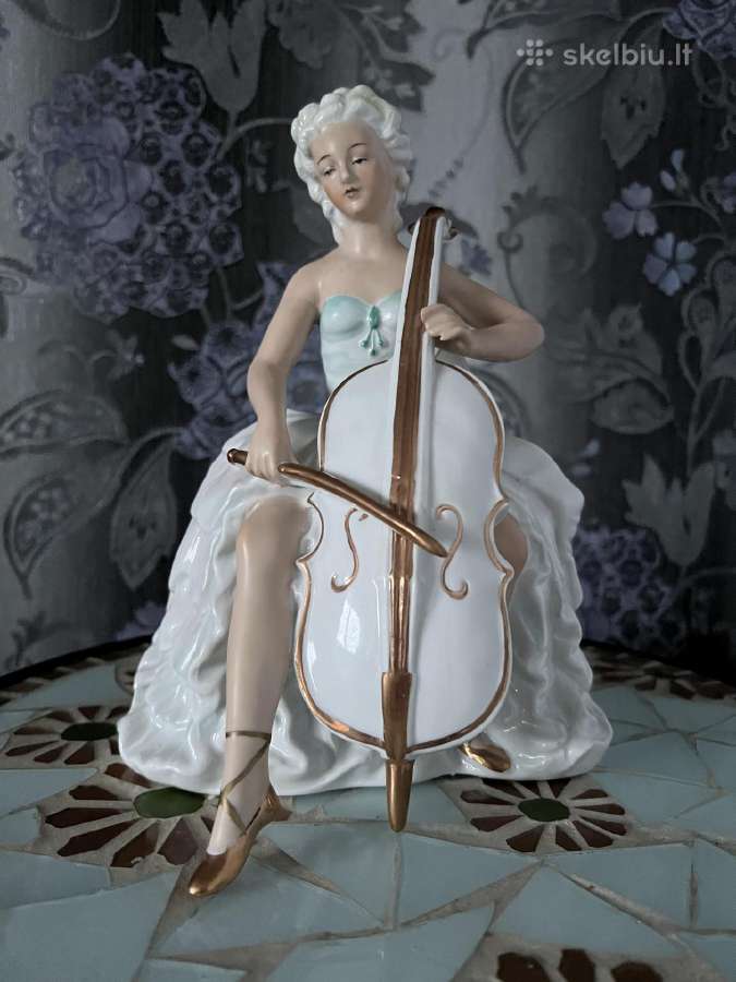 Porceliano figūra ‘Grojanti balerina