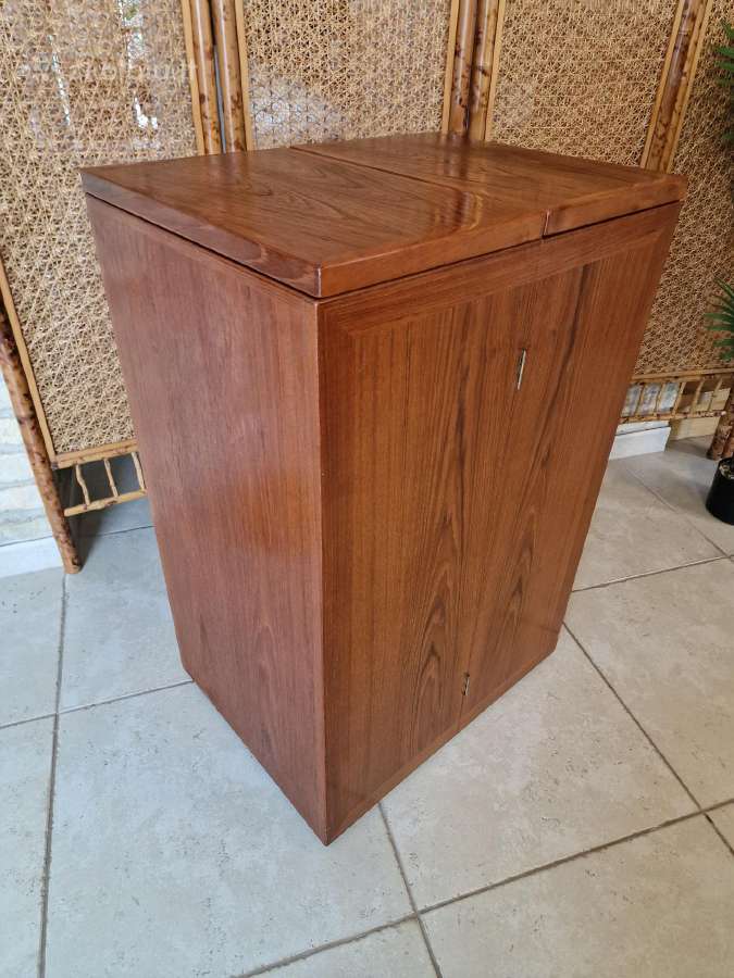 Vintažinis mid century tikmedžio baro spintelė - nuotraukos Nr. 11