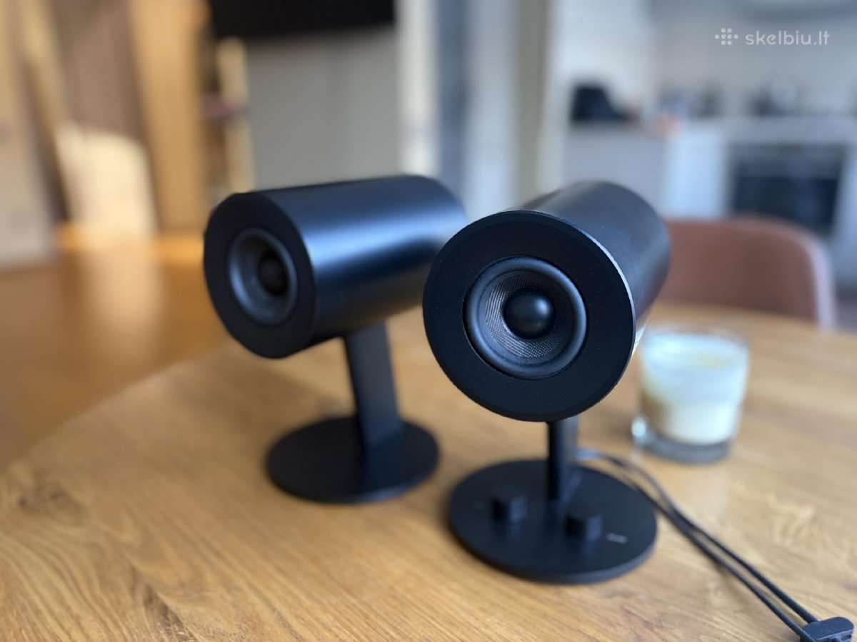 Parduodamos Razer Nommo Chroma kolonėlės