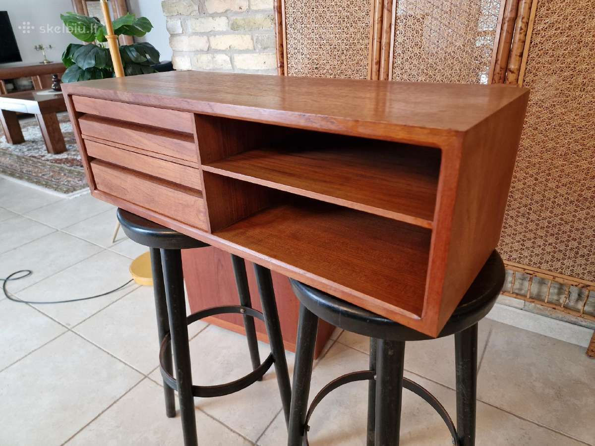 Vintažinė mid century pakabin.tikmedžio spintelė