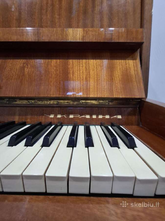 Pianinas Ukraina dovanu