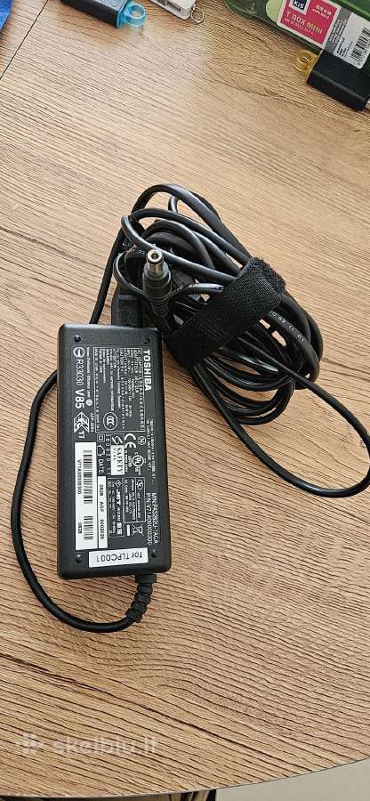 Toshiba pakrovėjas 15v