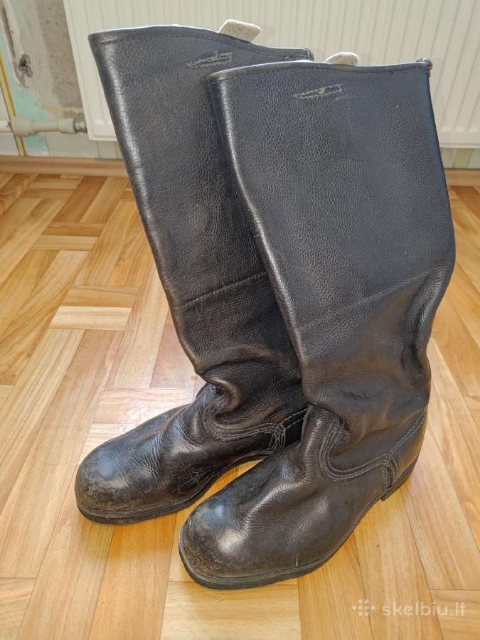 Sovietiniai karininko karvės odos batai.