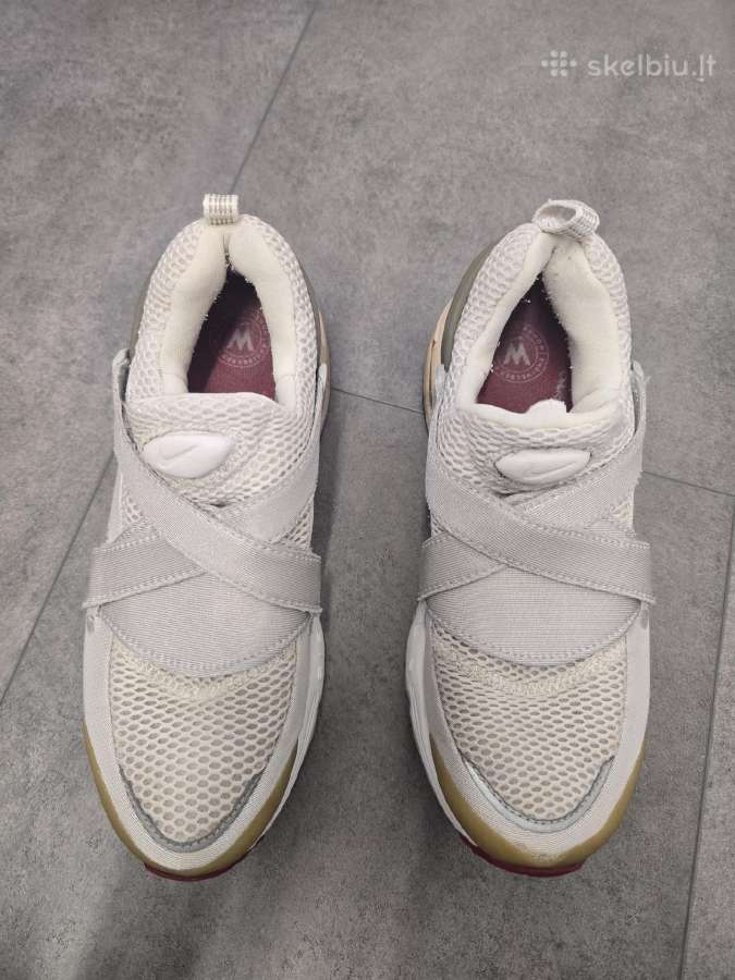 Parduodami devėti nike kedai.
