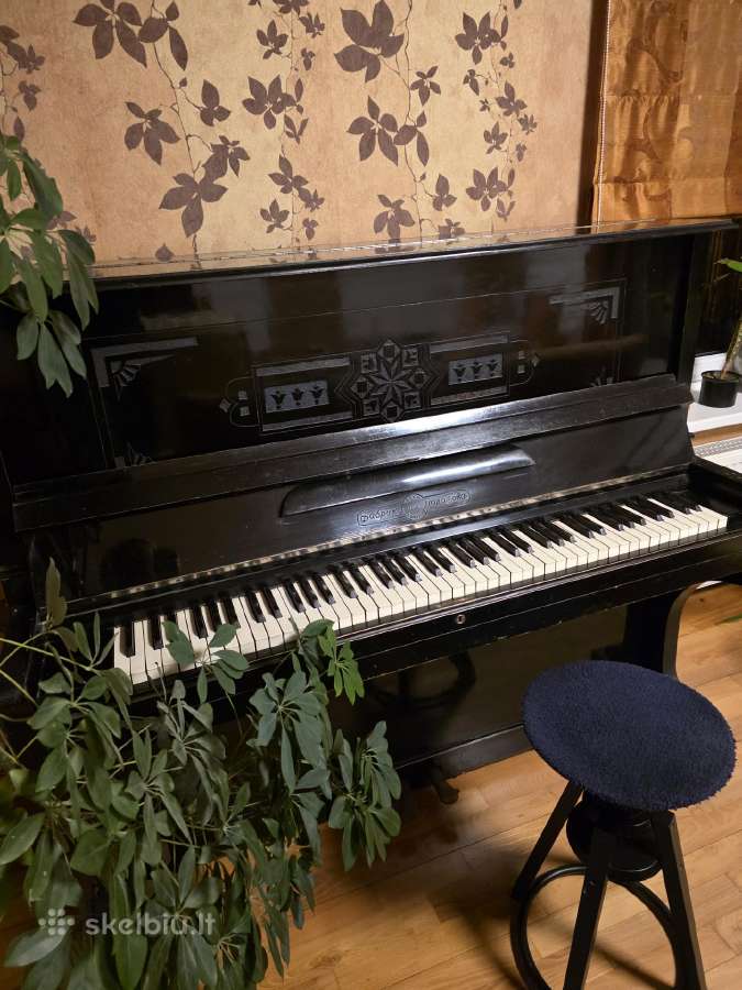 Parduodu pianiną