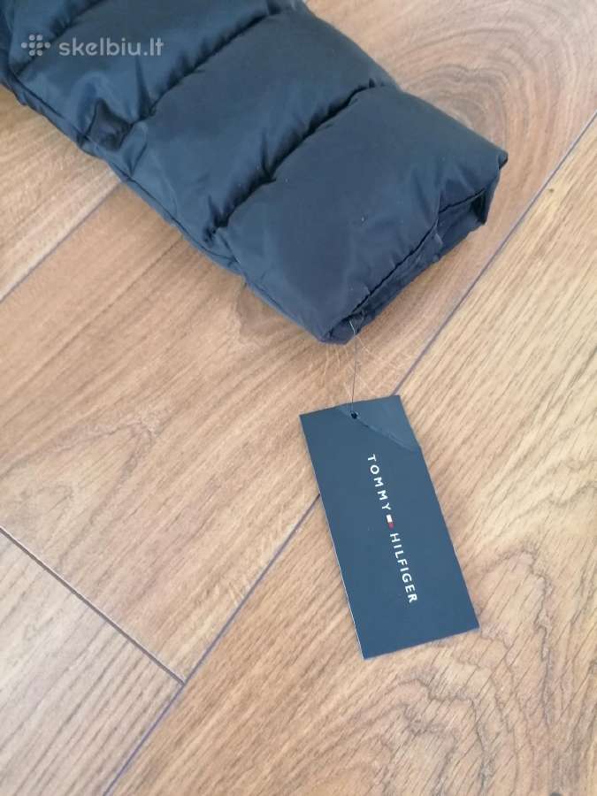 Tommy Hilfiger striuke - nuotraukos Nr. 3