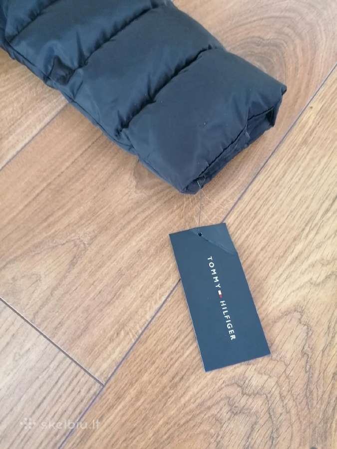 Tommy Hilfiger striuke - nuotraukos Nr. 3