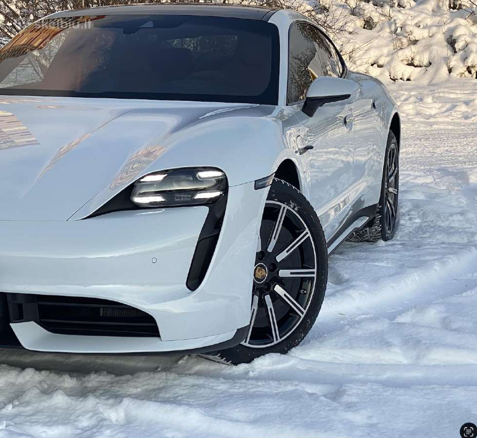 Originalūs Porsche Taycan Sport Aero su padangomis - nuotraukos Nr. 3