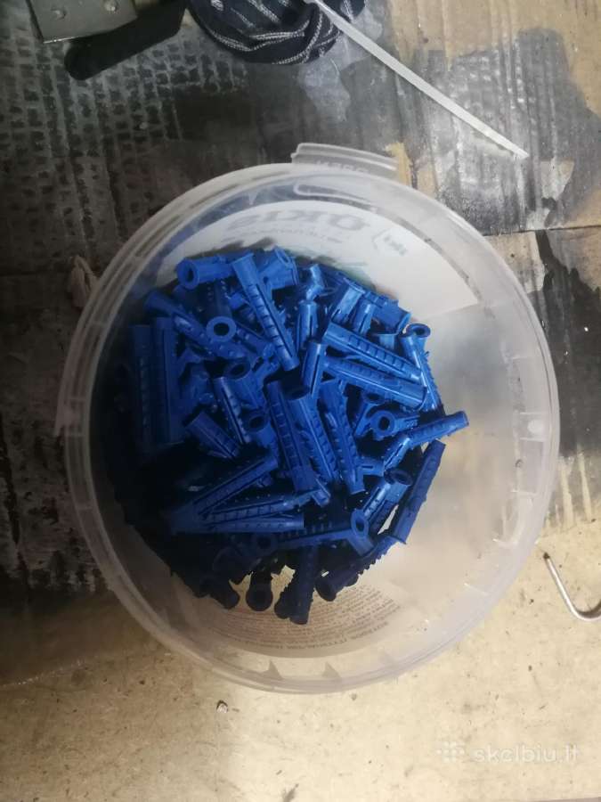 Nailoniniai varžtų kaisčiai 6x35 apie 500 vnt