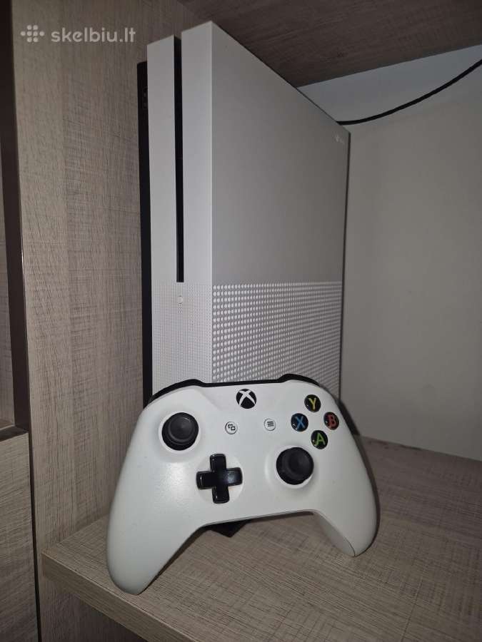 Xbox One S 1tb + 3 žaidimai