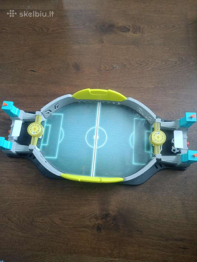 Stalo žaidimas futbolas su mygtukais