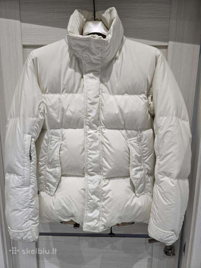Burberry žiemine striuke.