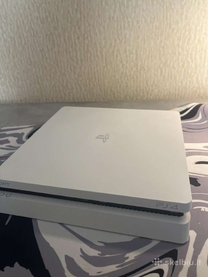 Parduodu Ps4 (500gb)