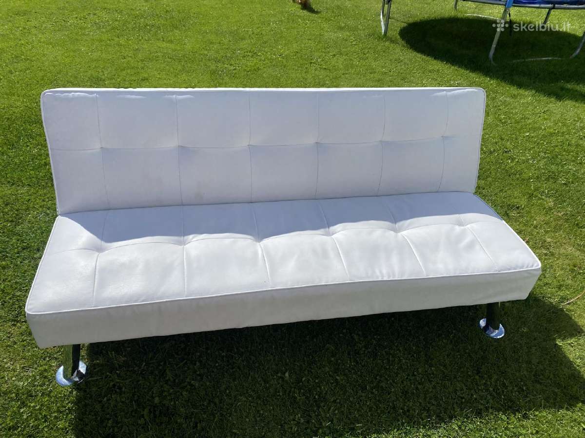 Balta odinė sofa