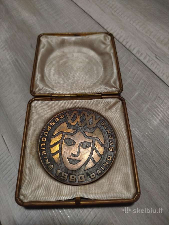 Respublikinės Dainų šventės 1980 m. medalis