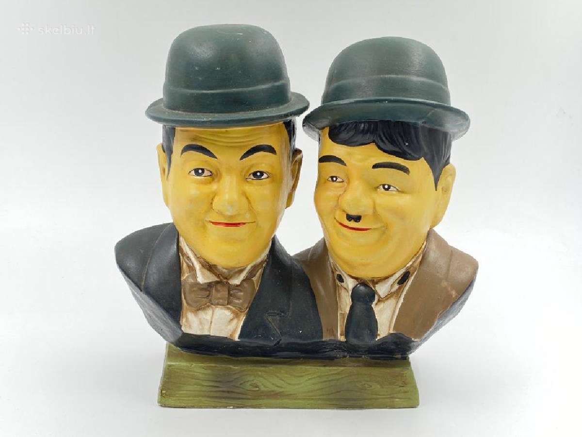 Laurel ir Hardy komikų biustatas - statula