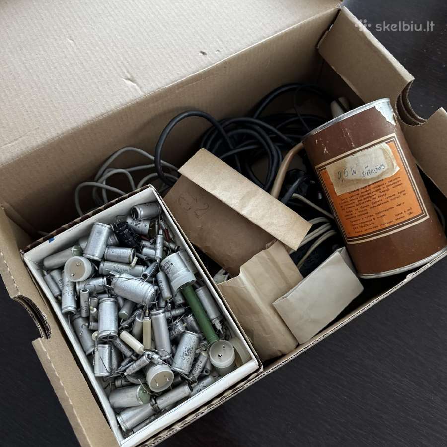 Elektronikos komponentai ir įvairūs laidai