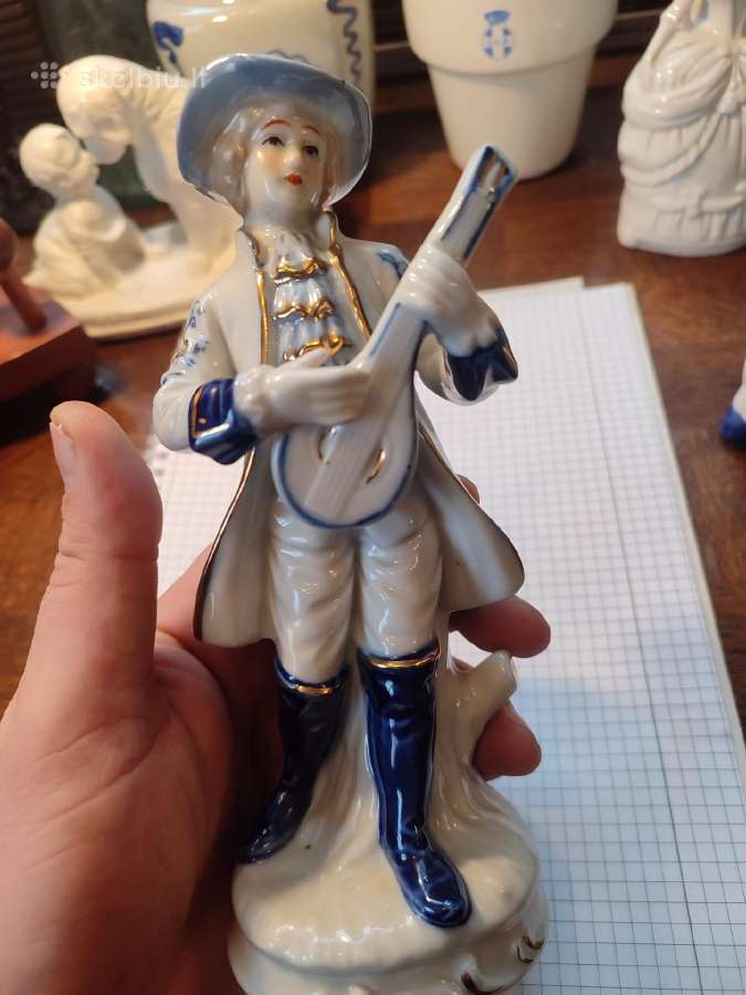 Porceliano statulėlė