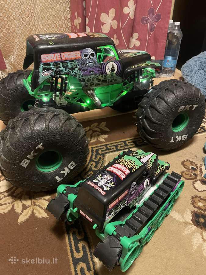 Spin Master Monster Jam Grave Digger Trax 6067880