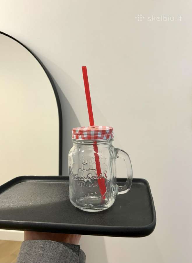 Ice cold drink vintage puodelis, stikline su siaud