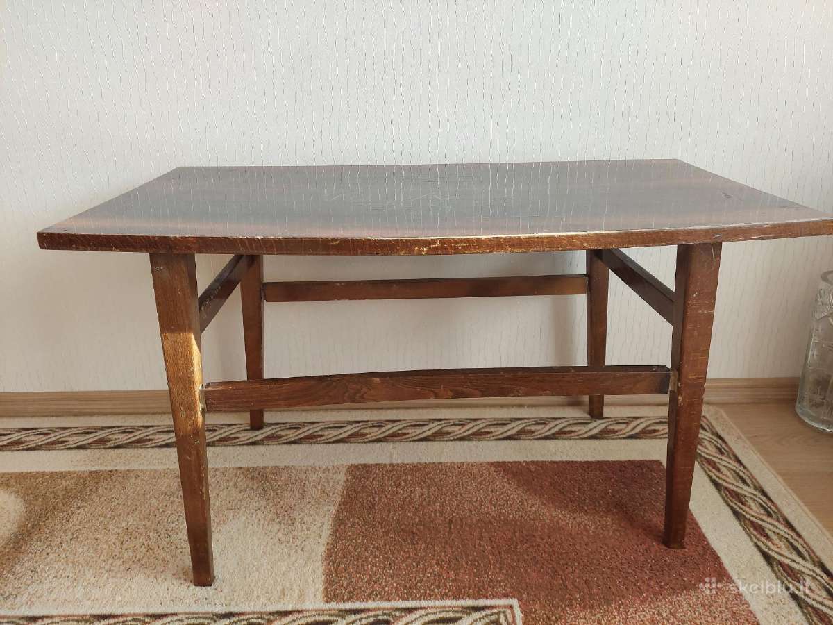 Parduodu nedidelį, vintažinį kavos staliuką