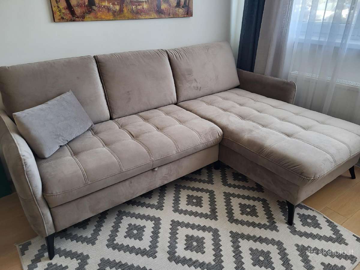 Nauja sofa-kampas