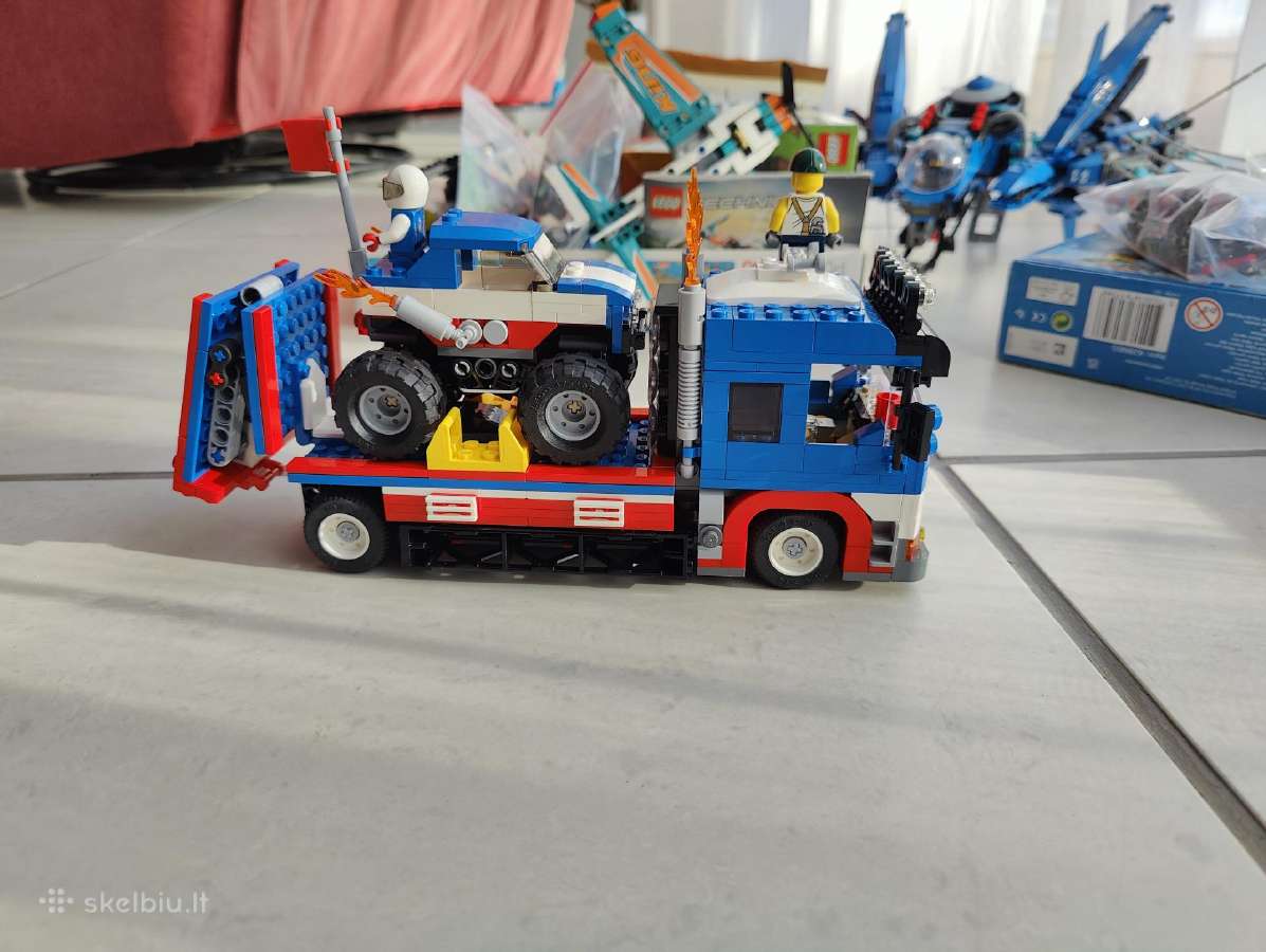Lego 31085, Keliaujantis kaskadininkų pasirodymas