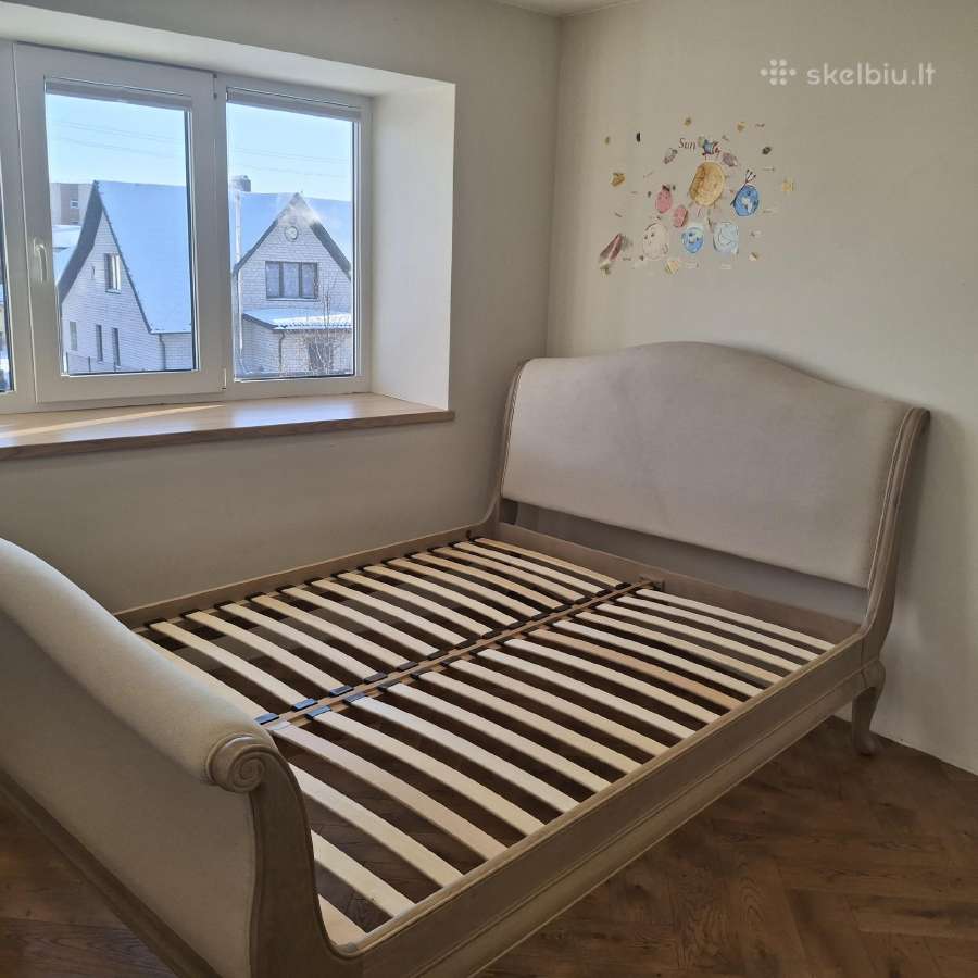 Ąžuolinė lova su komoda