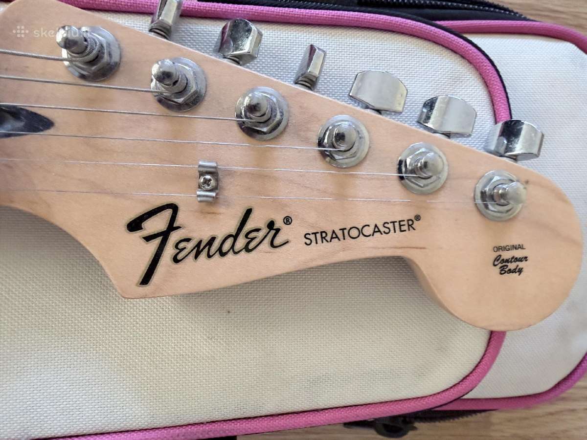 Fender Stratocaster, Pau Ferro Fingerboard - nuotraukos Nr. 4
