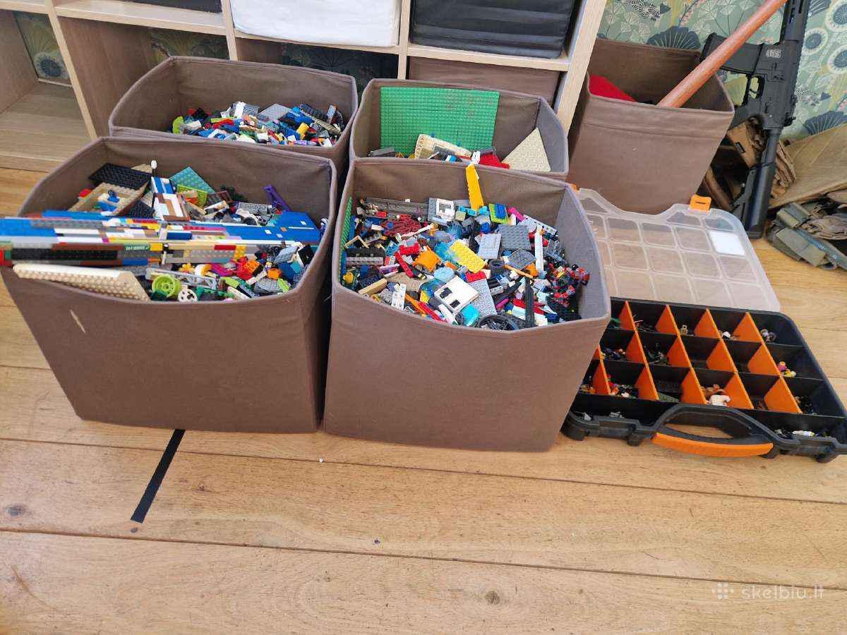 Lego kaladėlės 35kg.1kg - 15eur.