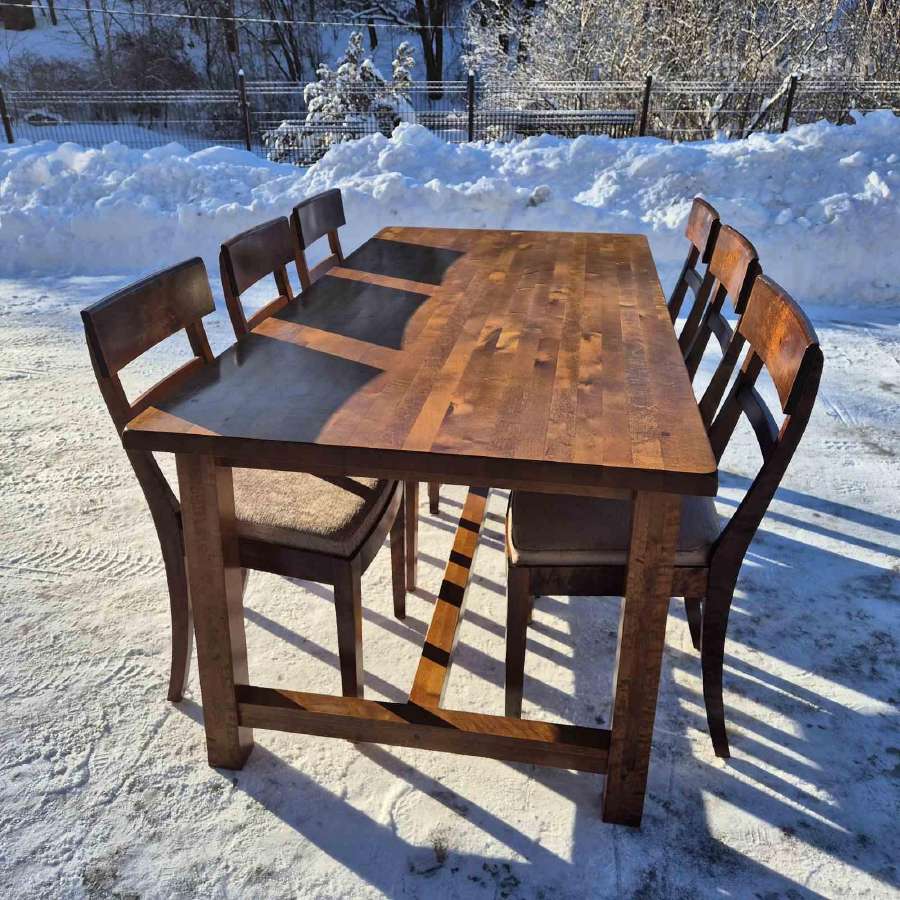 Valgomojo stalas ir 6 kėdės