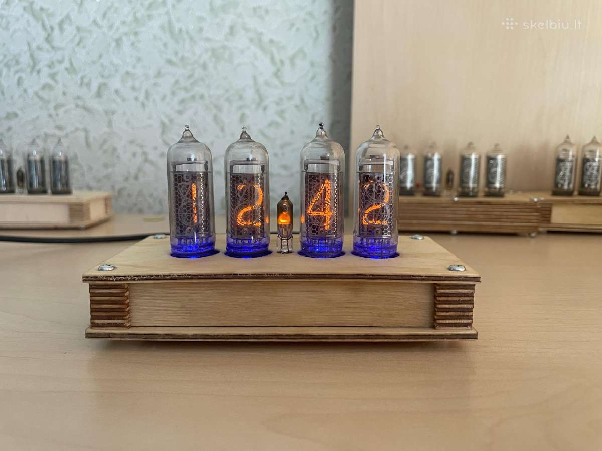 Laikrodis su indikatorinėmis In-14 nixie lempomis